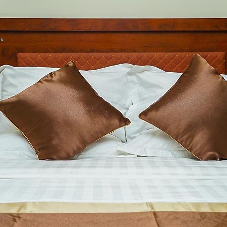 Jarin Hotel Kampala Buitenkant foto