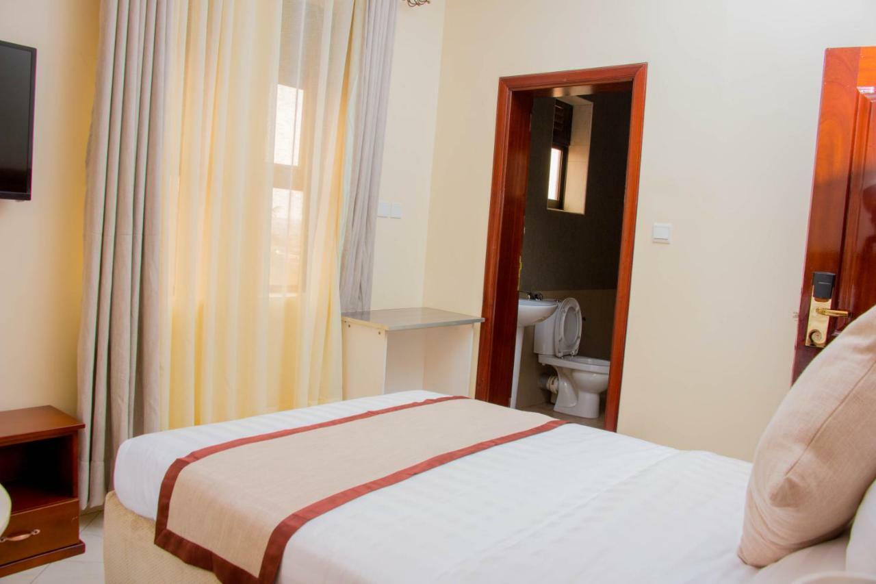 Jarin Hotel Kampala Buitenkant foto